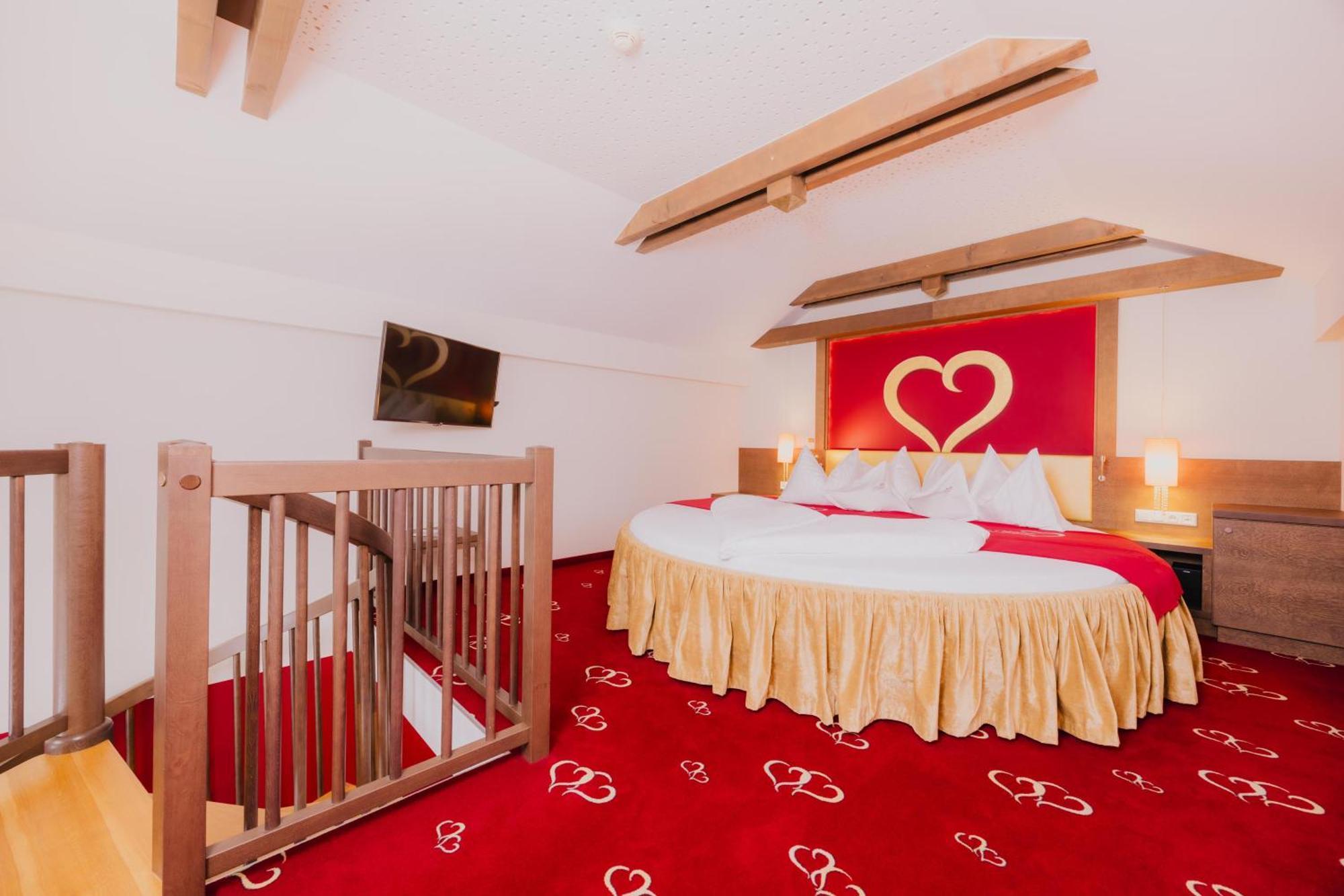 Alpen-Herz Romantik & Spa - Adults Only Ladis Eksteriør billede