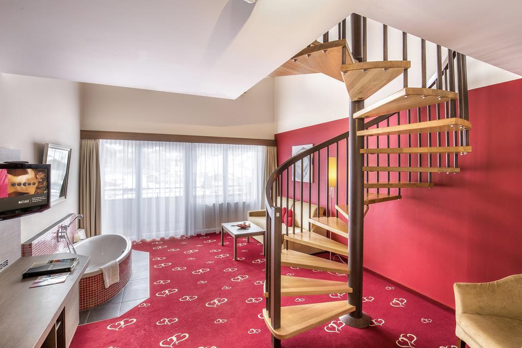 Alpen-Herz Romantik & Spa - Adults Only Ladis Eksteriør billede